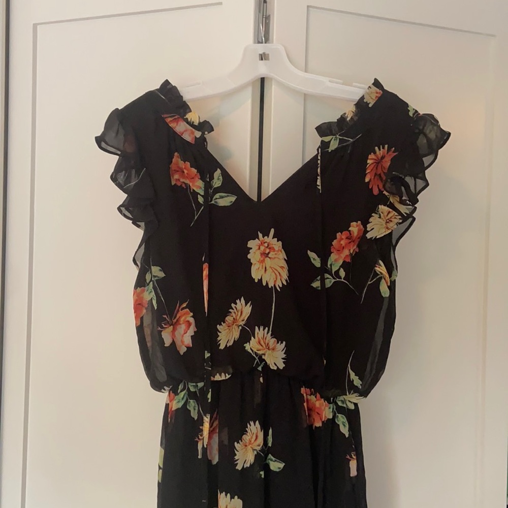 beautiful floral jumpsuit!